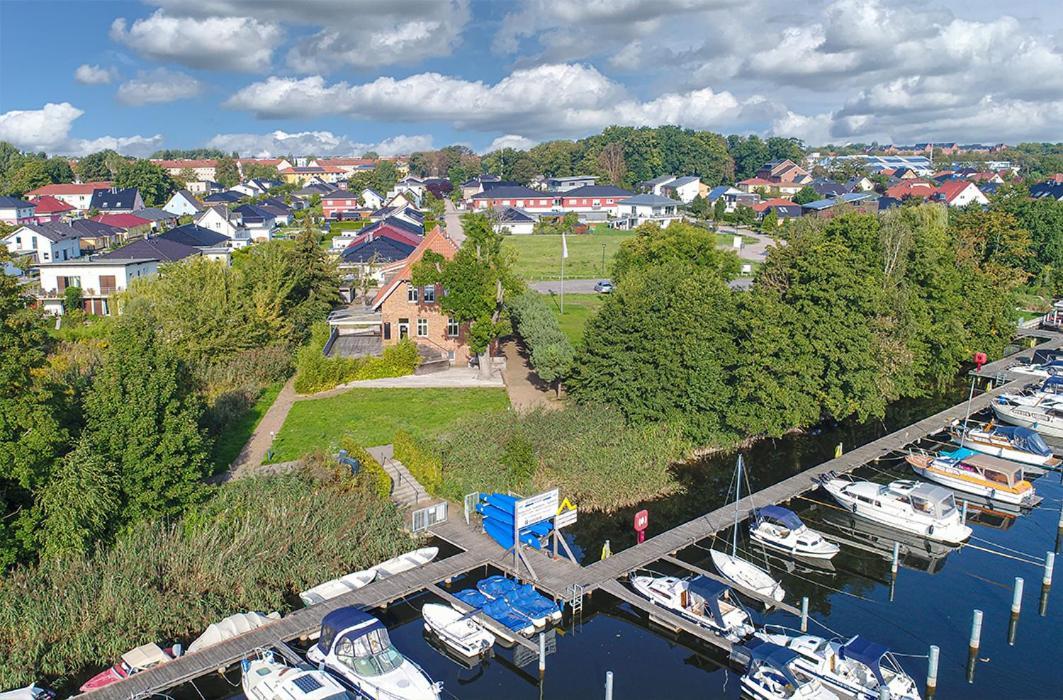 Prima Inn Ferienwohnungen Sonnenufer Am Ruppiner See Neuruppin Exterior photo